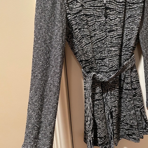 St. John Sweater - Picture 1 of 4